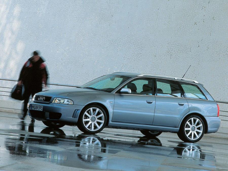  Audi RS4 Avant 2000 года  (фото 26 из 31)